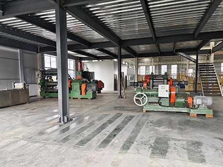 Línea automática de alimentación y mezcla de caucho de 55 litros